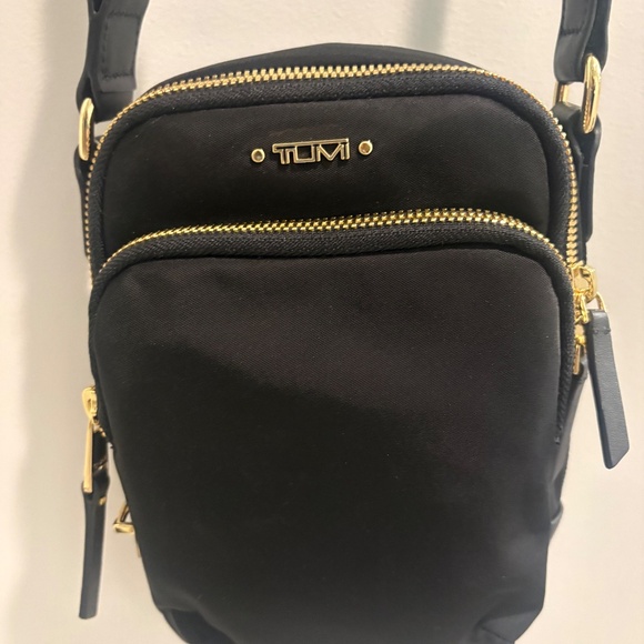 Nearly new Tumi crossbody bag - Picture 2 of 7